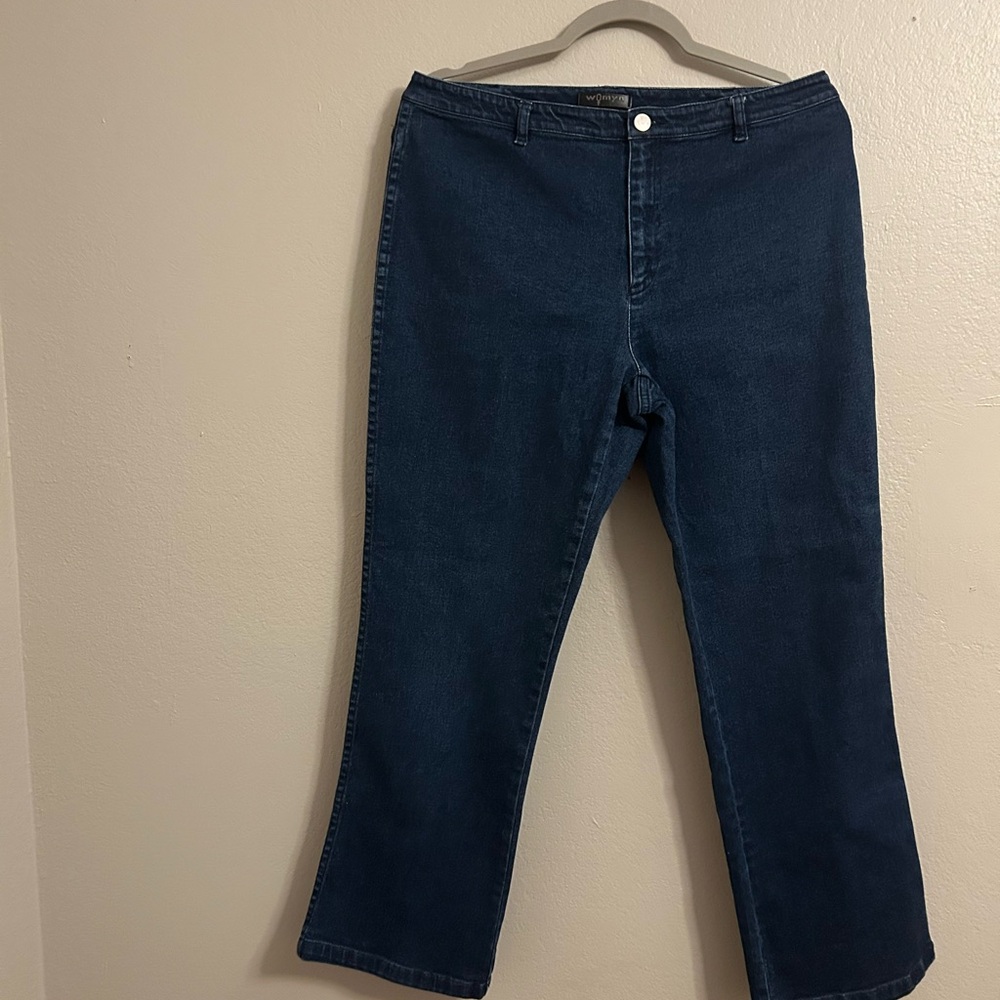 Womyn Blue Straight Leg Jeans Classic Denim